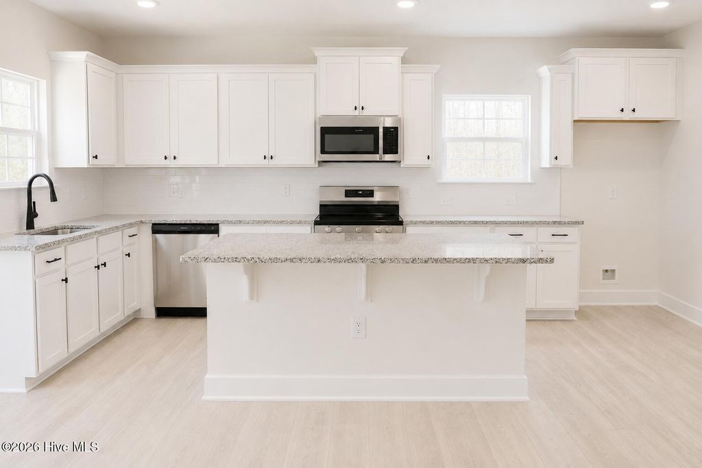 Photo of 817 Hidden Bridge Drive, Jacksonville, NC 28546 (MLS # 100550352)
