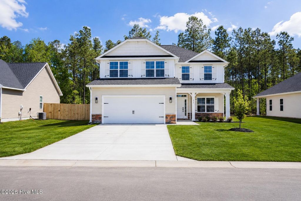 Photo of 817 Hidden Bridge Drive, Jacksonville, NC 28546 (MLS # 100550352)