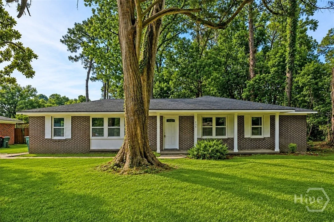 206 Paradise Drive