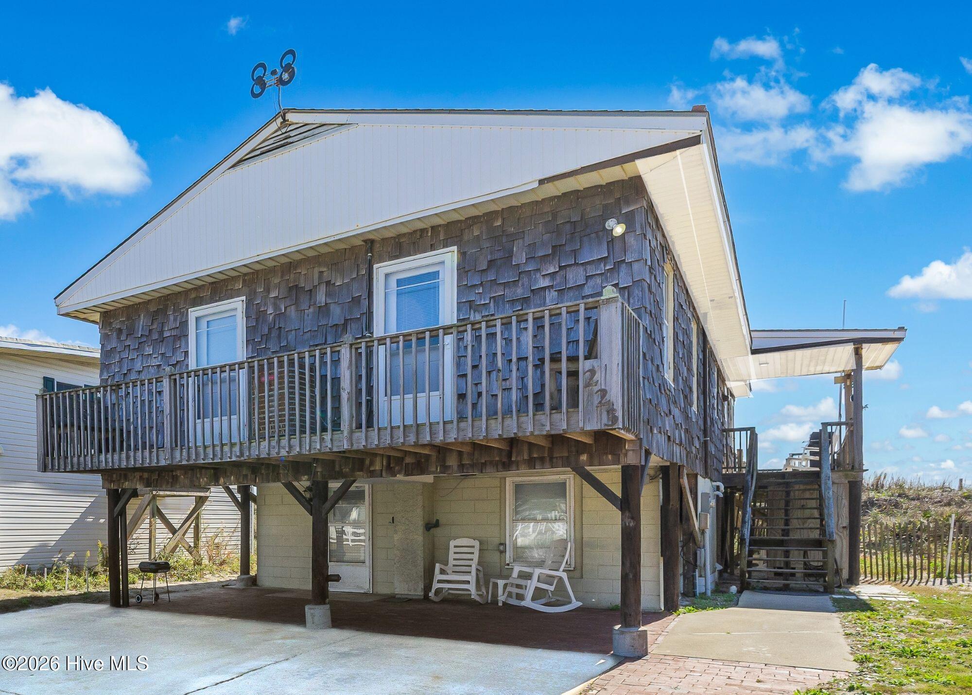 223 W Beach Drive