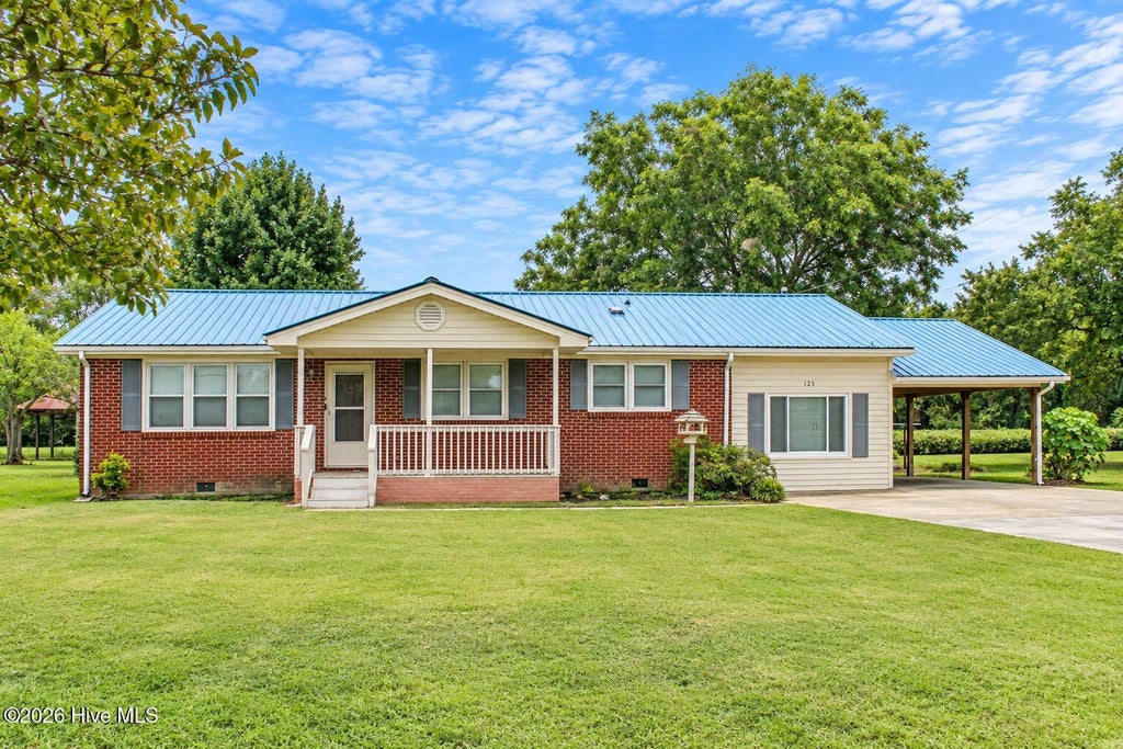 Photo of 326 Ludie Brown Road, Chinquapin, NC 28521 (MLS # 100605036)