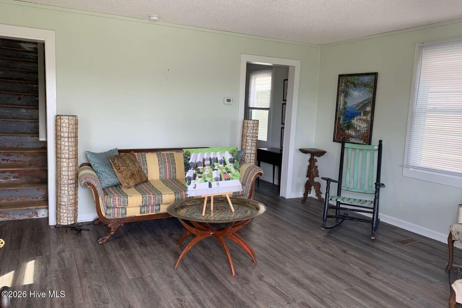 855 Pasteur Street
