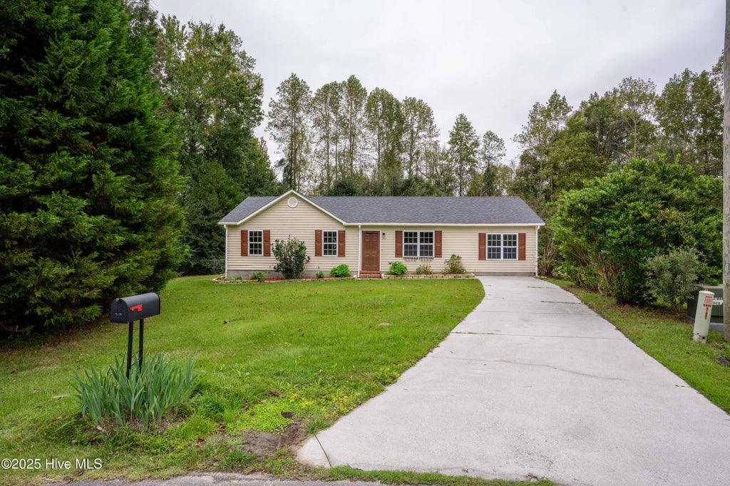 Photo of 303 Sedgefield Court, Jacksonville, NC 28540 (MLS # 100604228)