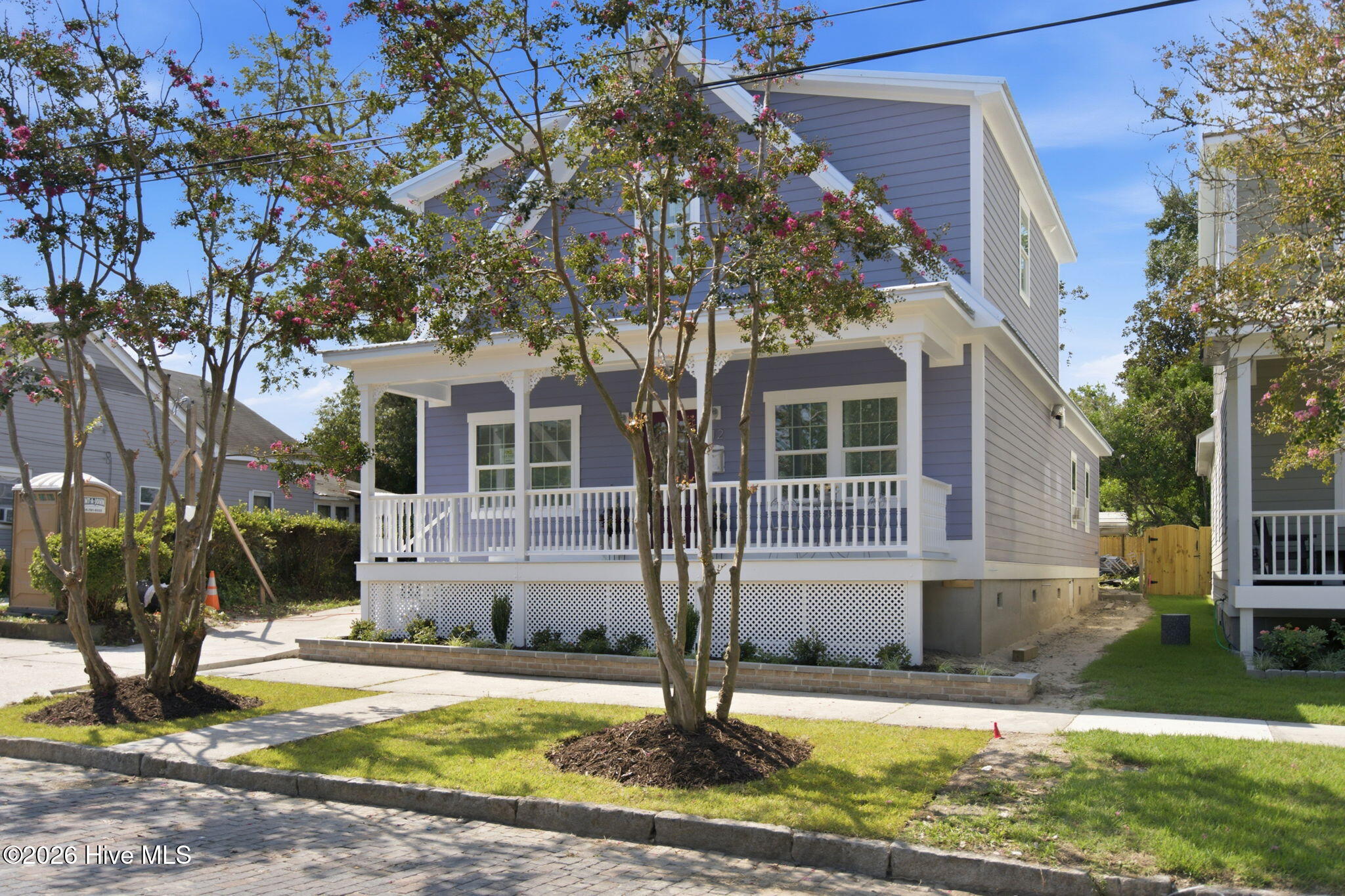 512 Queen Street