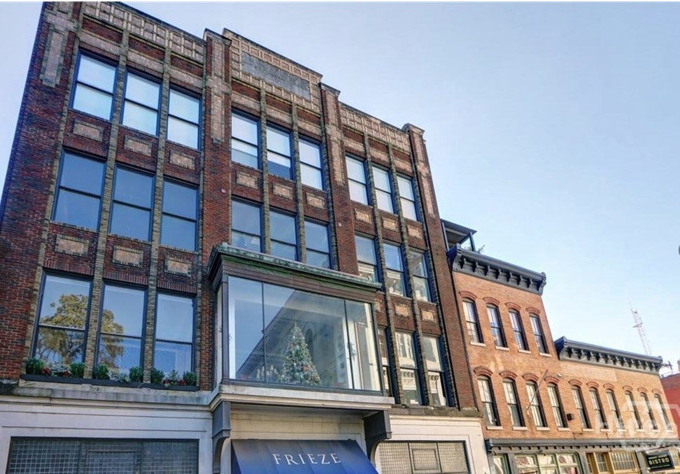 9 W York Street 305