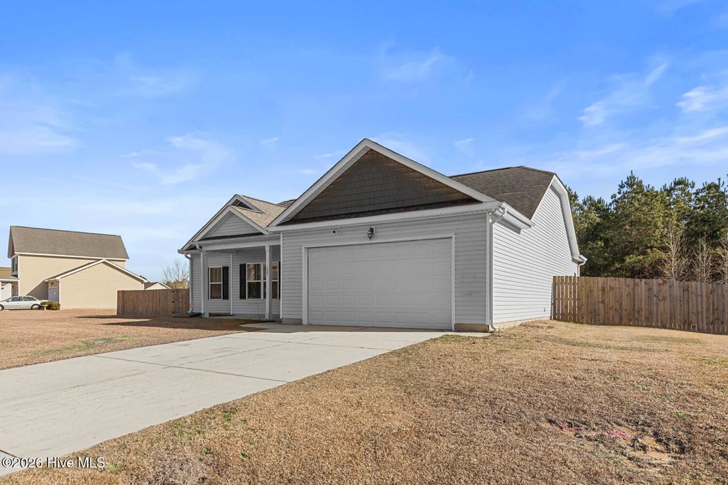 Photo of 127 Palo Alto Park Drive, Maysville, NC 28555 (MLS # 100547735)