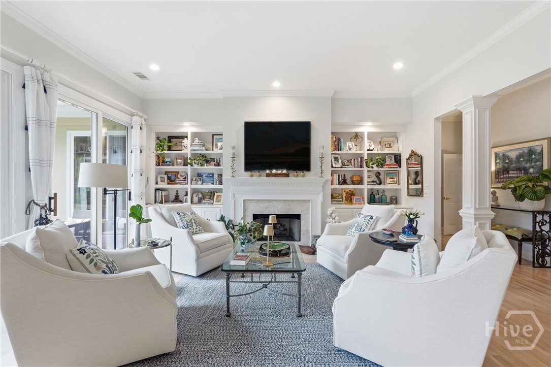 Savannah, Georgia 31411, United States, 3 Bedrooms Bedrooms, ,4 BathroomsBathrooms,Residential,Pending,255417