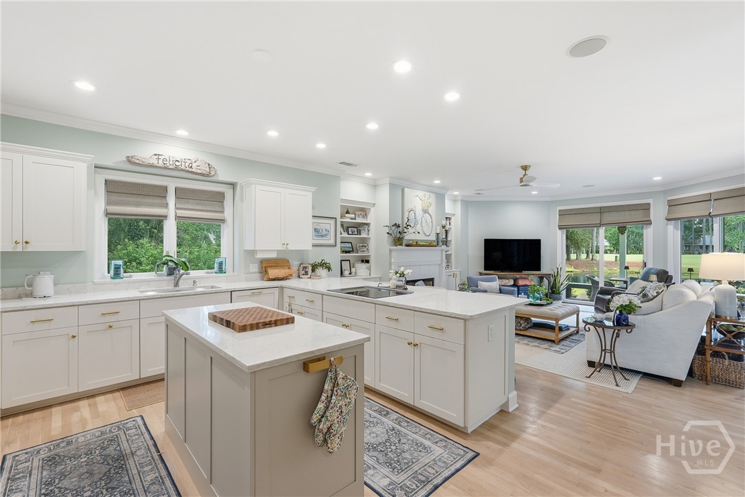 Savannah, Georgia 31411, United States, 3 Bedrooms Bedrooms, ,4 BathroomsBathrooms,Residential,Pending,255417