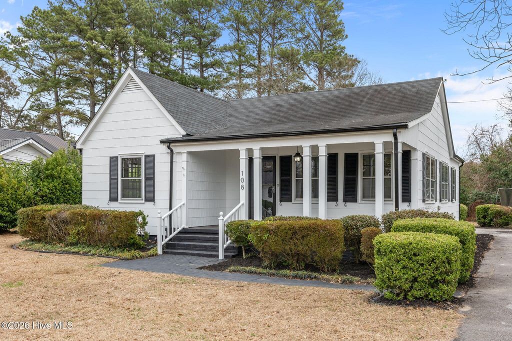 Photo of 108 N Watauga Avenue, Dunn, NC 28334 (MLS # 100573295)