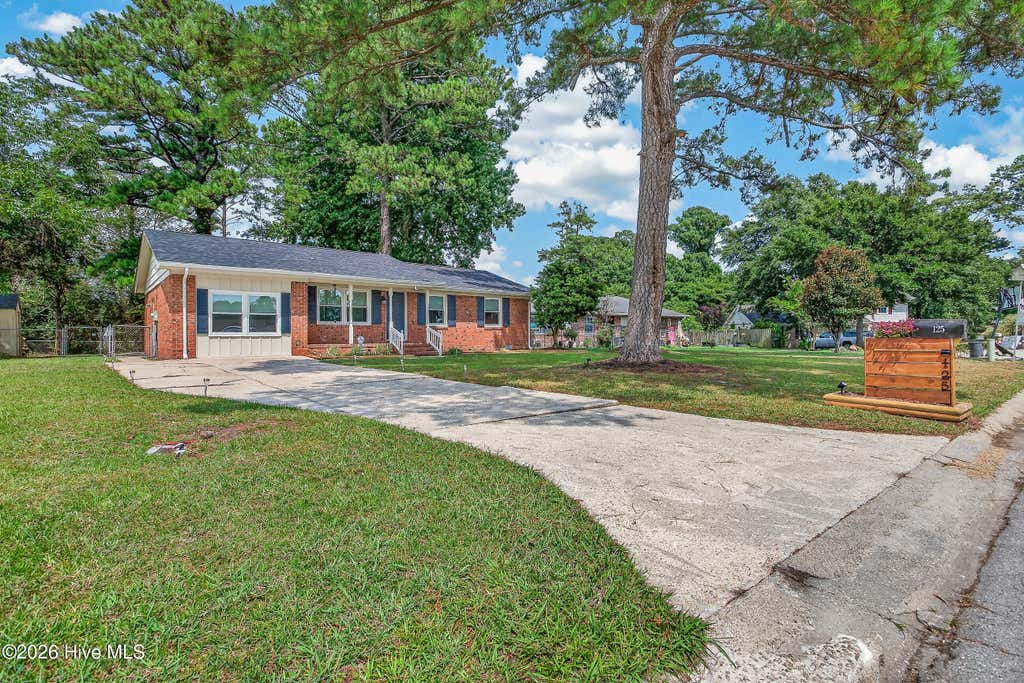 Photo of 125 Linda Loop, Jacksonville, NC 28546 (MLS # 100594106)