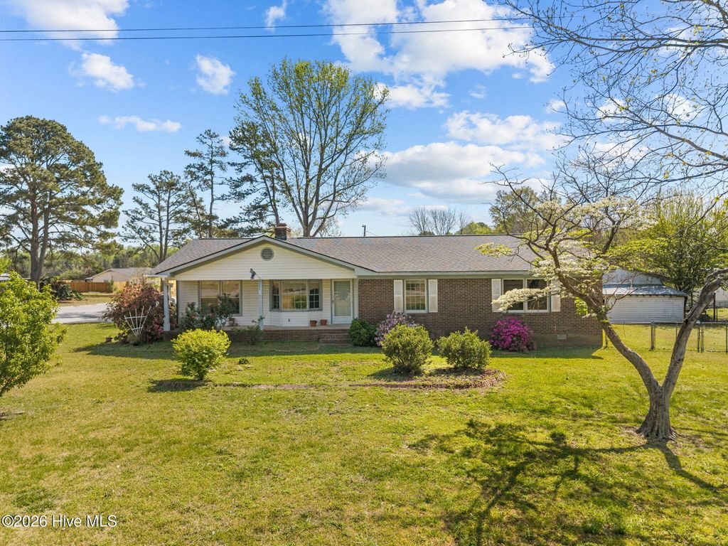 Photo of 4021 Sunny Lane Lane, Ayden, NC 28513 (MLS # 100564835)