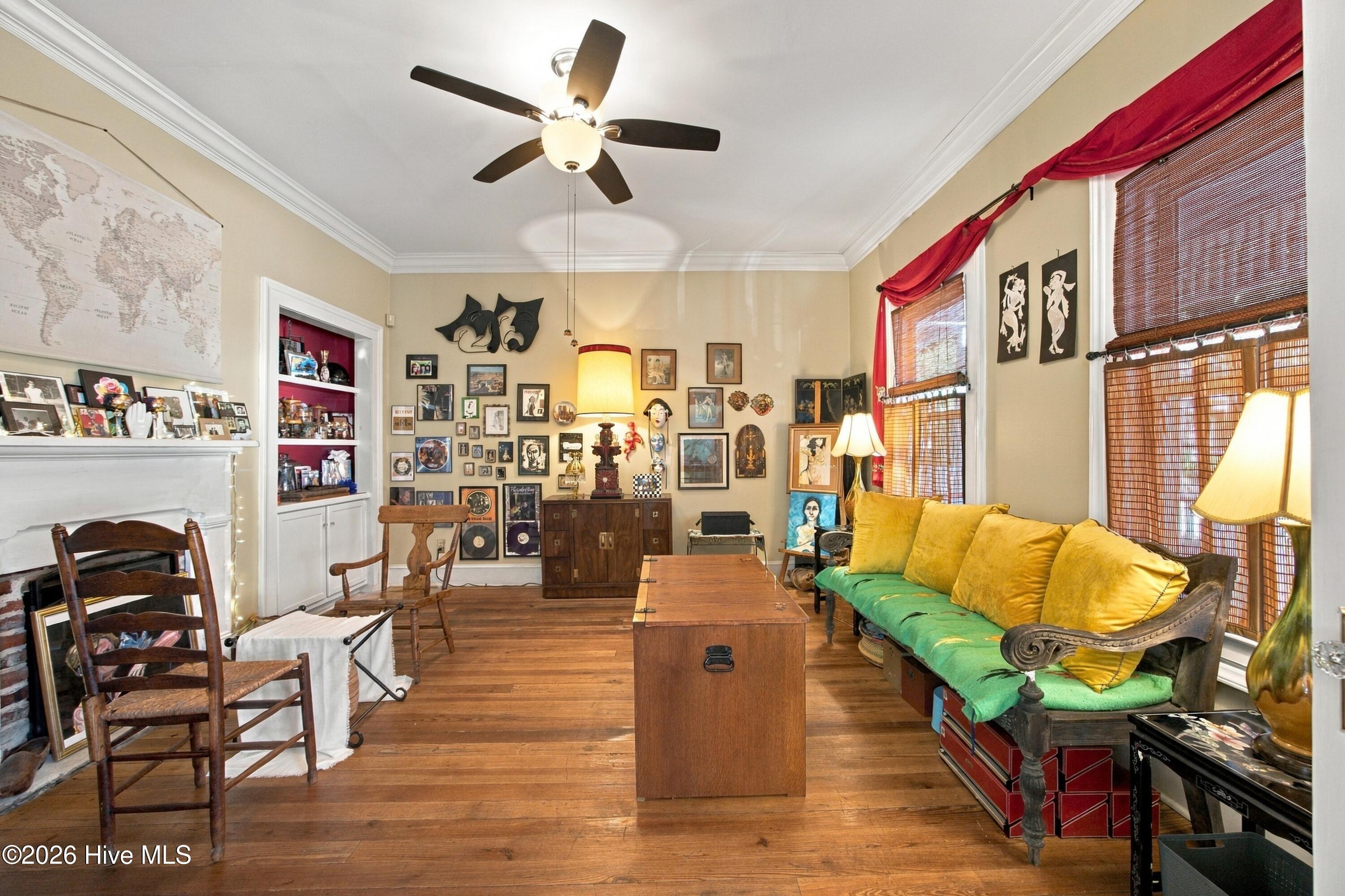 318 S 6th Street