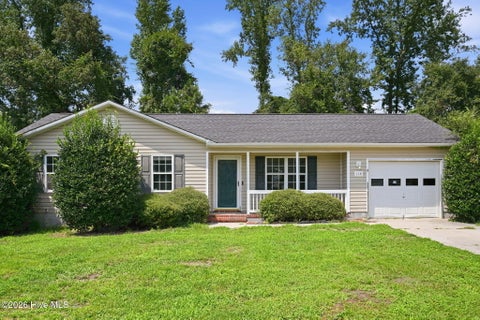 Homes For Sale - 114 Pear Tree Lane<br/> Onslow County, Richlands, NC 28574