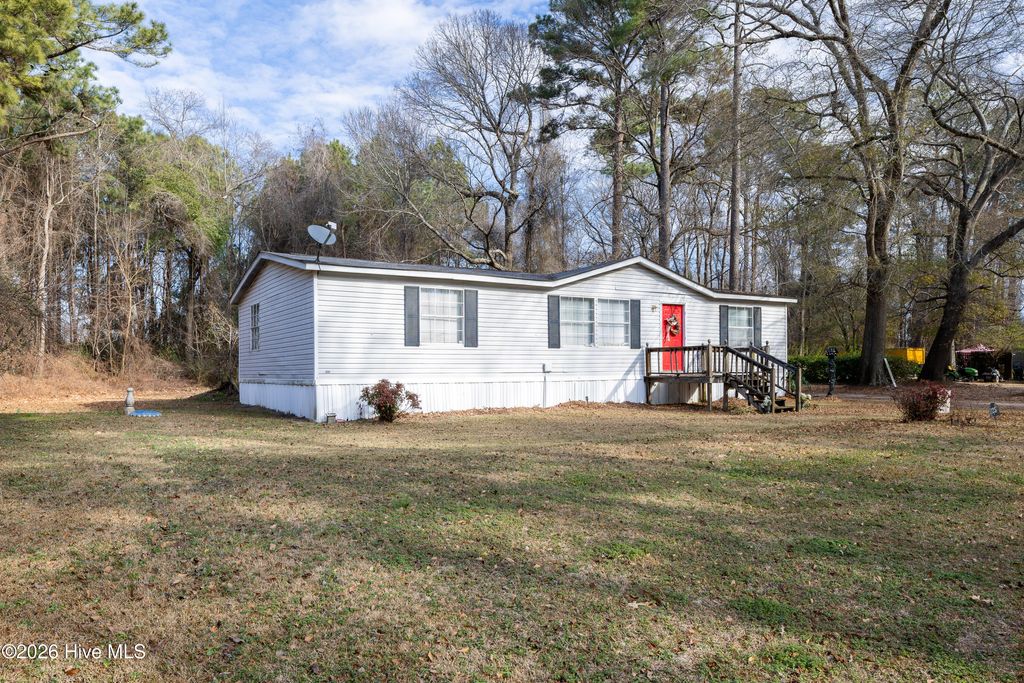 Photo of 125 Cranberry Lane, Clinton, NC 28328 (MLS # 100552669)