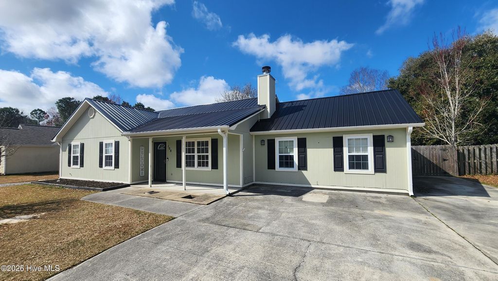 Photo of 108 Foxlair Drive, Hubert, NC 28539 (MLS # 100558935)