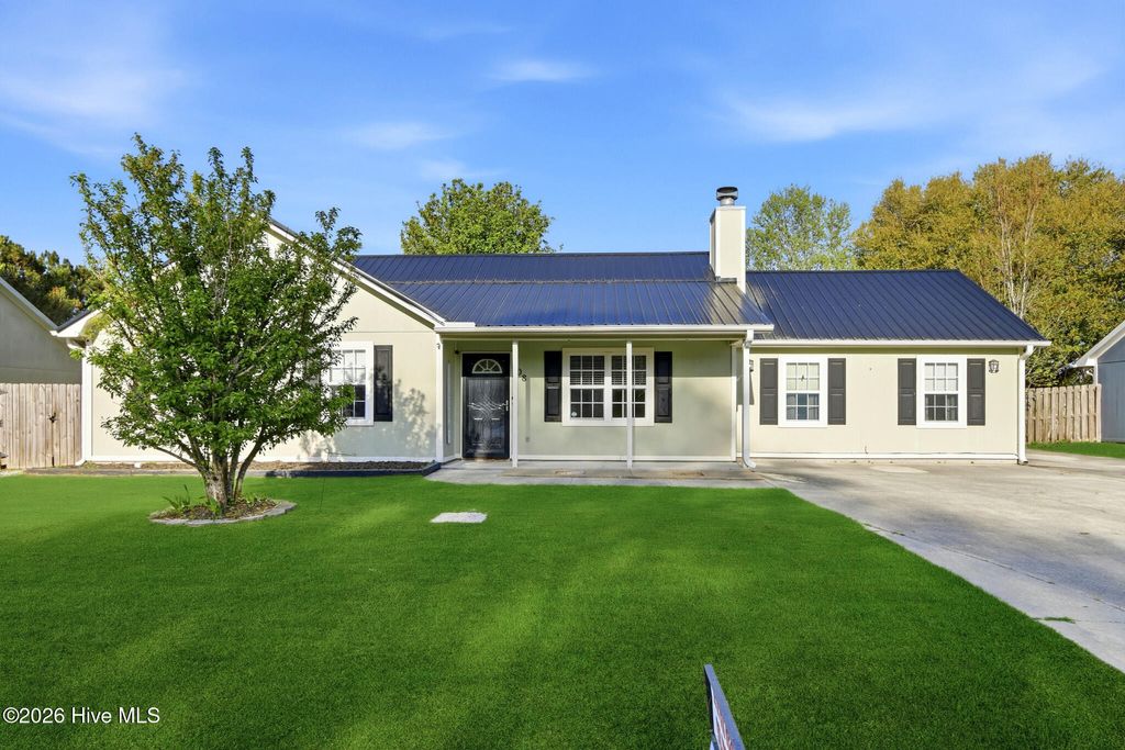 Photo of 108 Foxlair Drive, Hubert, NC 28539 (MLS # 100558935)