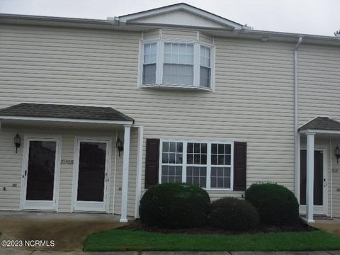 Townhouse For Rent - 2152 Flagstone Court #M10<br/> Pitt County, Greenville, NC 27834