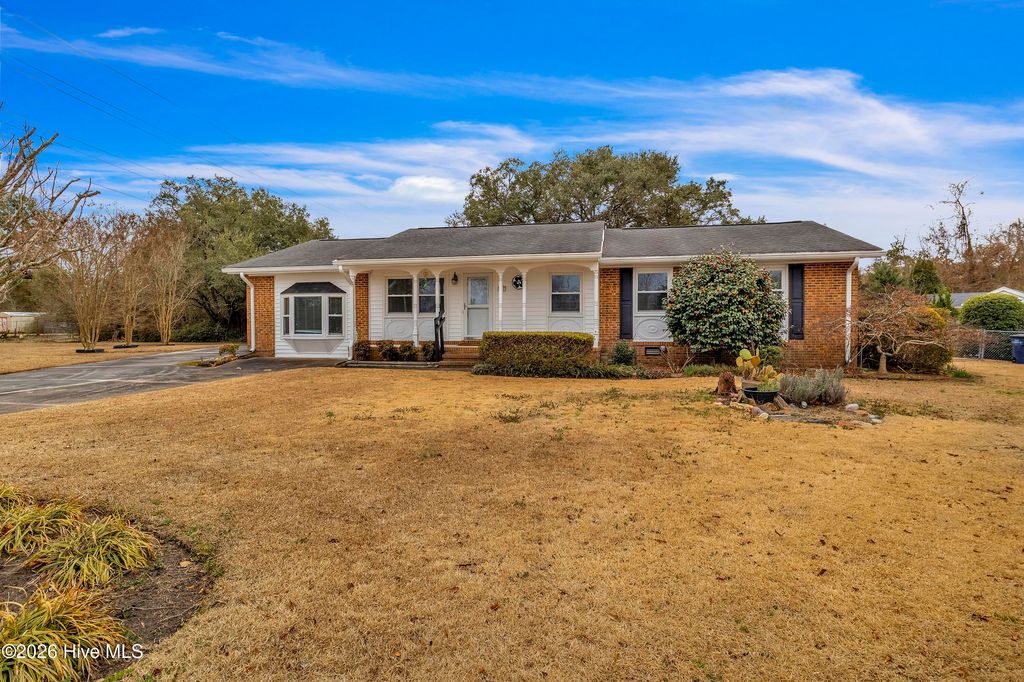 Photo of 114 Valley Court, Jacksonville, NC 28540 (MLS # 100555841)