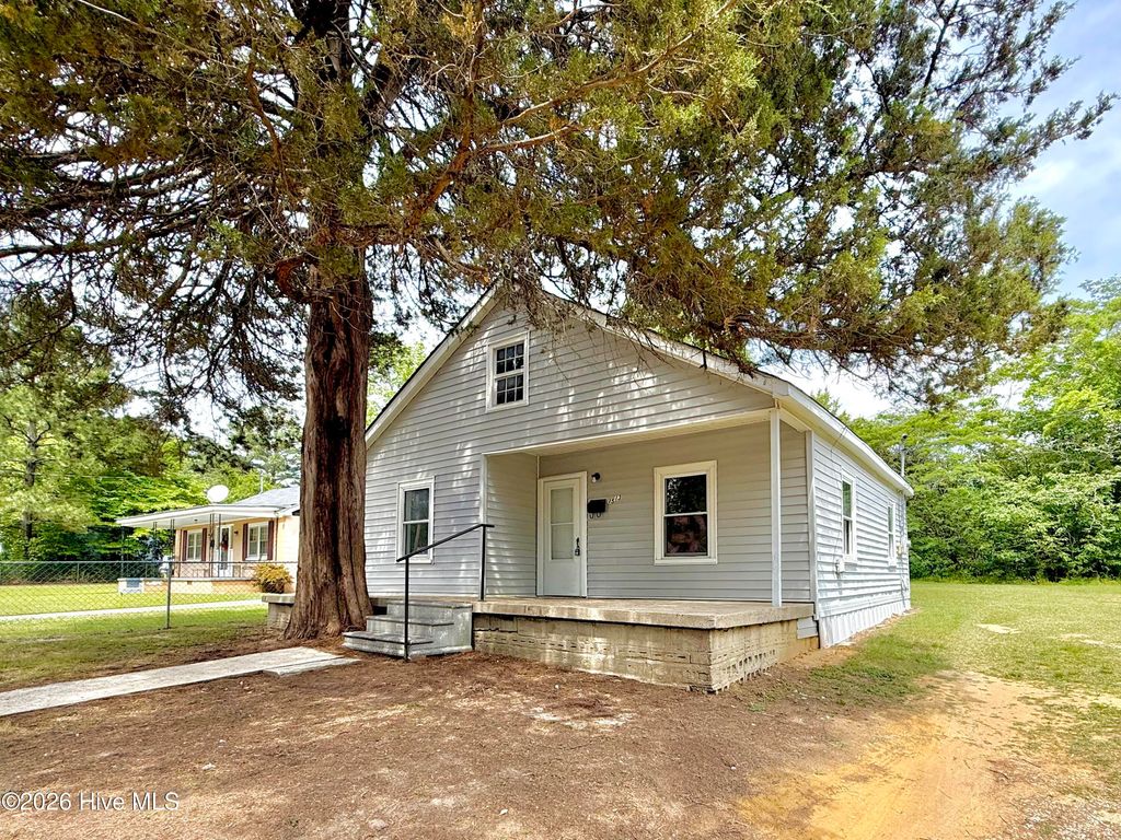 Photo of 1513 Stroud Avenue, Kinston, NC 28501 (MLS # 100572048)