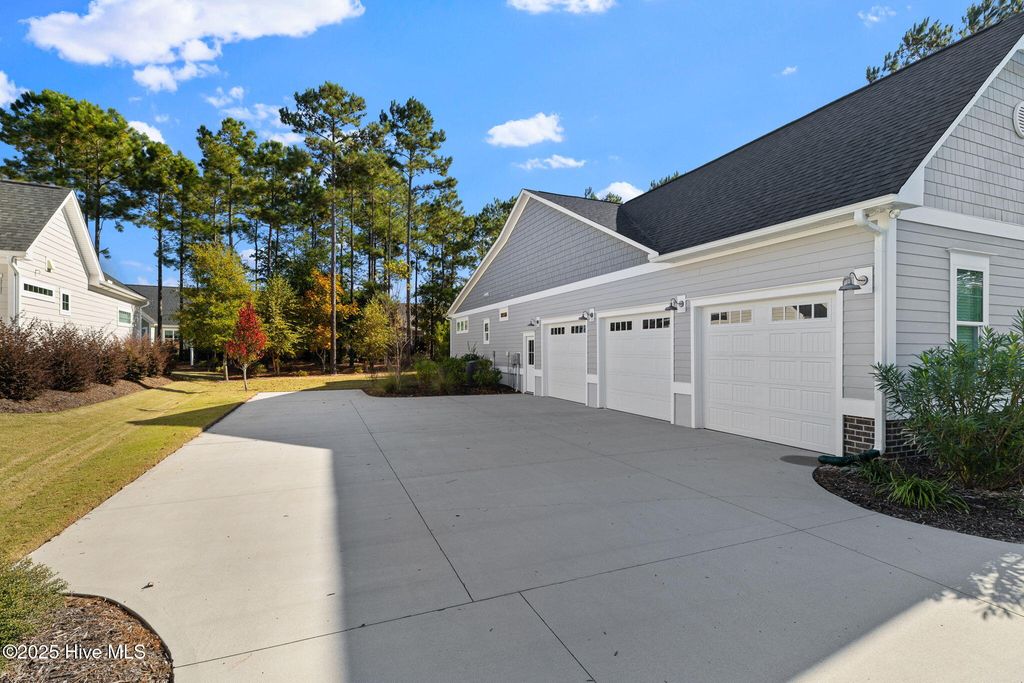 Photo of 8556 Pine Nut Drive NE, Leland, NC 28451 (MLS # 100540140)