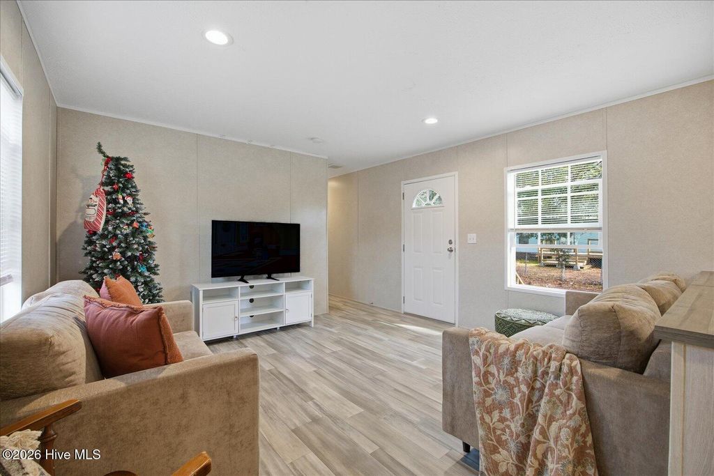 Photo of 104 Sycamore Road, Southport, NC 28461 (MLS # 100549337)