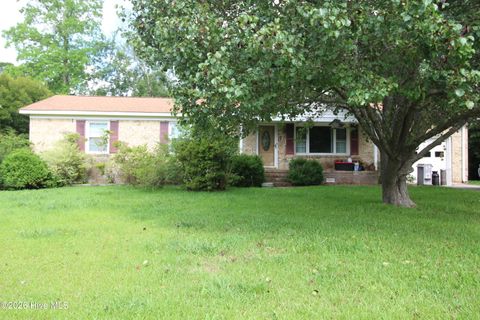 Homes For Sale - 201 Berkshire Drive<br/> Craven County, Havelock, NC 28532