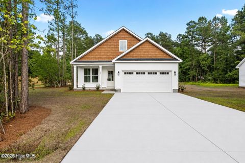Homes For Sale - 86 Whispering Pines Court<br/> Hampstead, NC 28443
