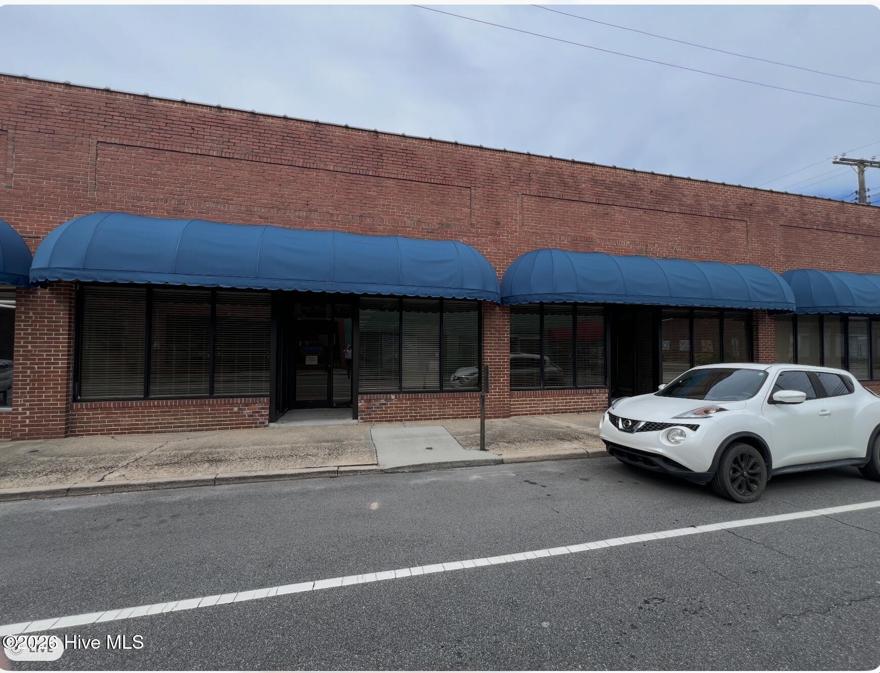 100 W Elizabeth Street
