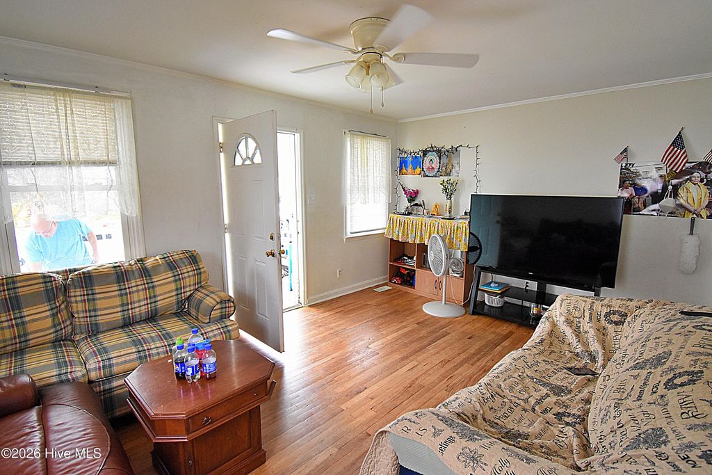 Photo of 1106 Newton Drive, New Bern, NC 28560 (MLS # 100561536)