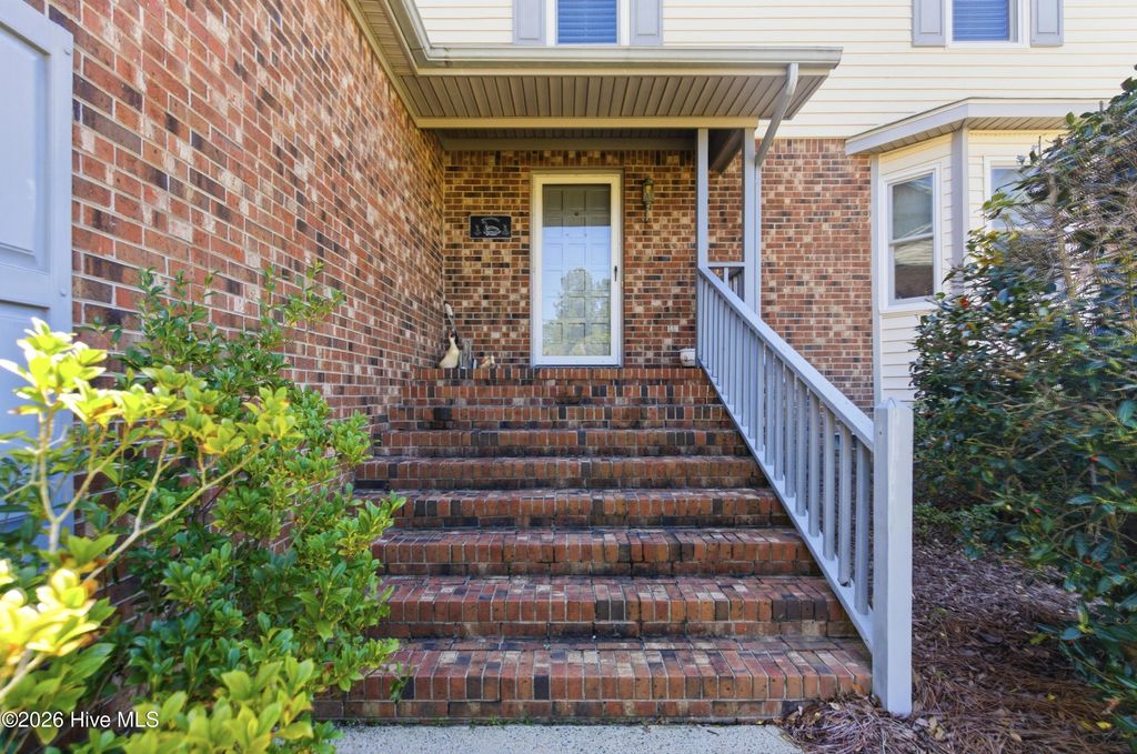 Photo of 108 Mariners Court, New Bern, NC 28562 (MLS # 100560374)