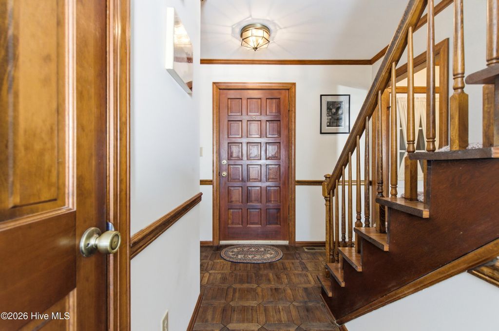 Photo of 108 Mariners Court, New Bern, NC 28562 (MLS # 100560374)