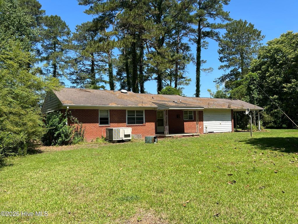 Photo of 9343 North Carolina 131 Highway, Bladenboro, NC 28320 (MLS # 100575696)