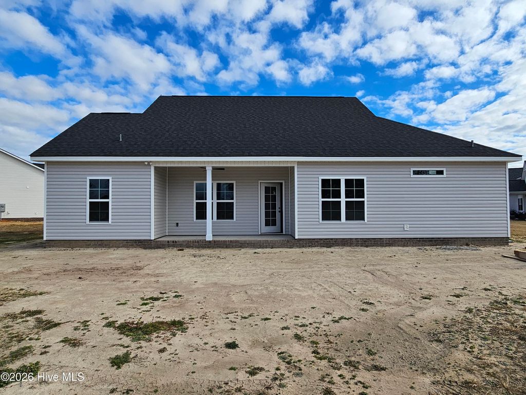 Photo of 177 Country Cove Lane, Clinton, NC 28328 (MLS # 100549957)