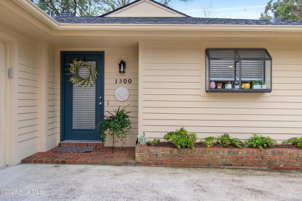 Photo of 1300 Smith Bay Circle E, Wilmington, NC 28405 (MLS # 100558002)