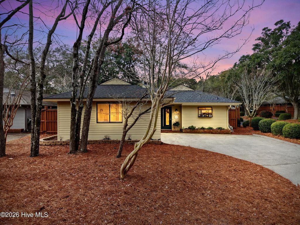 Photo of 1300 Smith Bay Circle E, Wilmington, NC 28405 (MLS # 100558002)