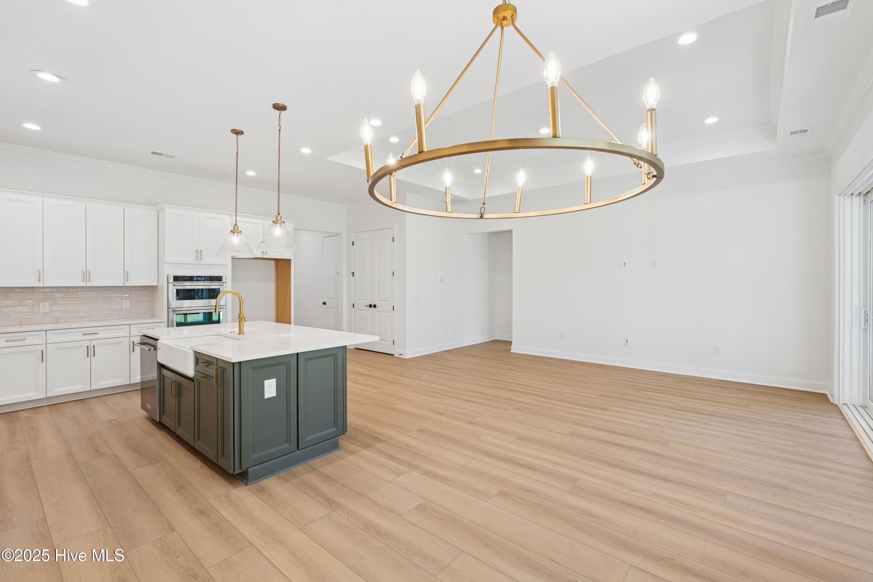 1560 St. Lucia Drive SW