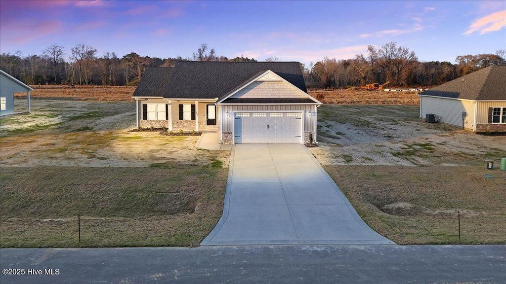 Photo of 305 Creeks Edge Drive, Pikeville, NC 27863 (MLS # 100531344)