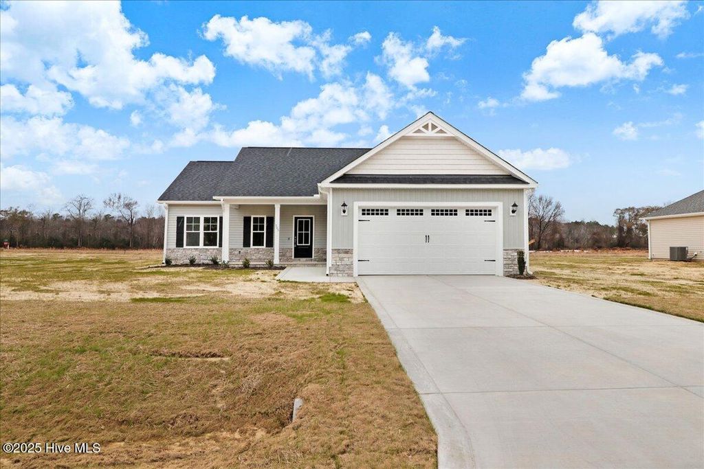 Photo of 305 Creeks Edge Drive, Pikeville, NC 27863 (MLS # 100531344)