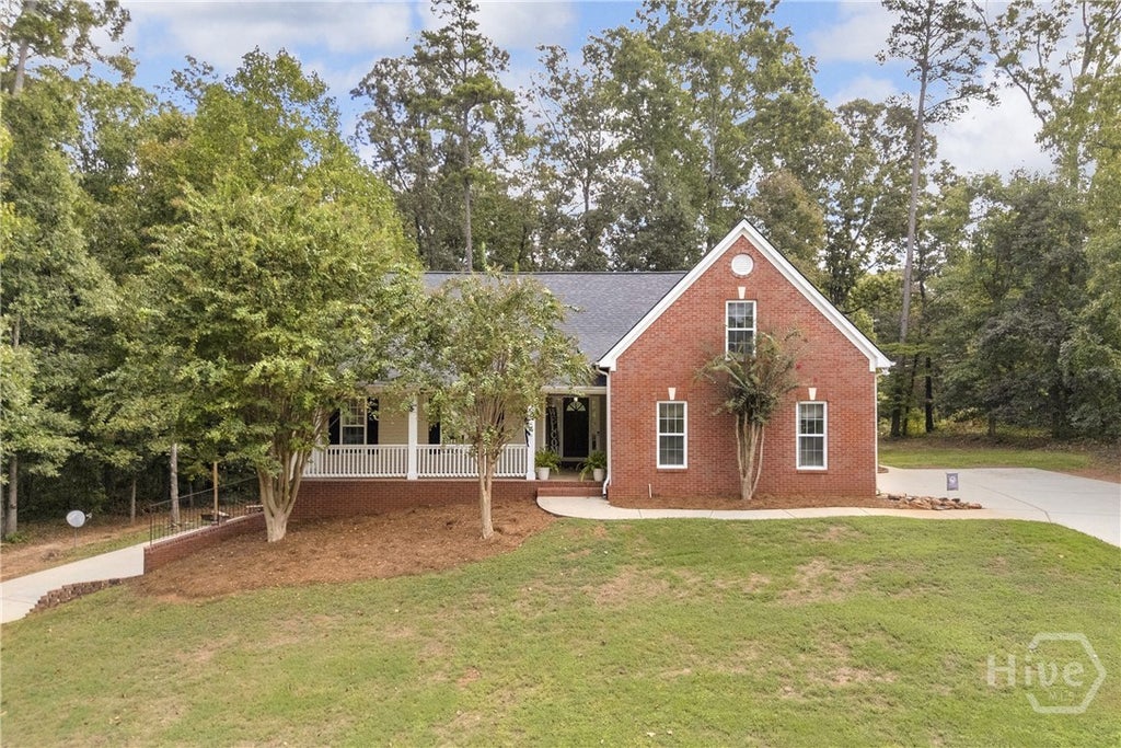 Photo of 49 Thornhill Circle, Jefferson, GA 30549 (MLS # CL365407)