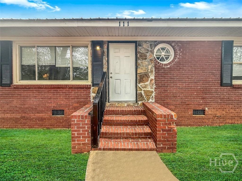 Photo of 111 Wisconsin Avenue, Warner Robins, GA 31088 (MLS # SA345447)