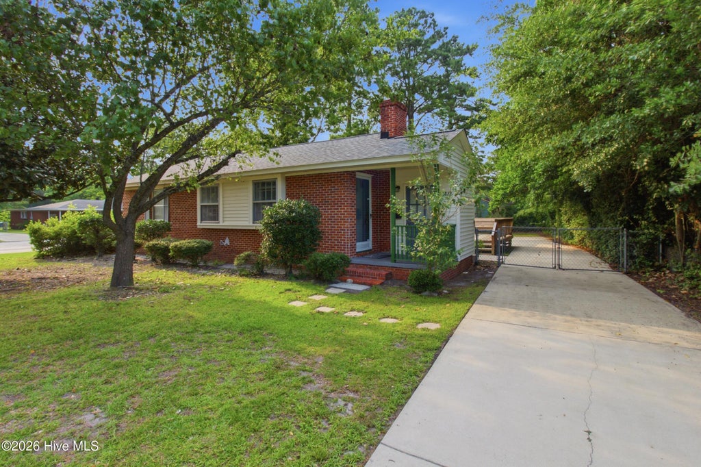 Photo of 2210 Woodland Avenue, New Bern, NC 28560 (MLS # 100591193)