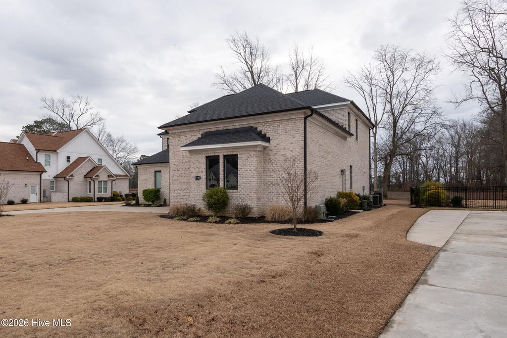 Photo of 2221 Brook Fields Drive, Winterville, NC 28590 (MLS # 100555955)