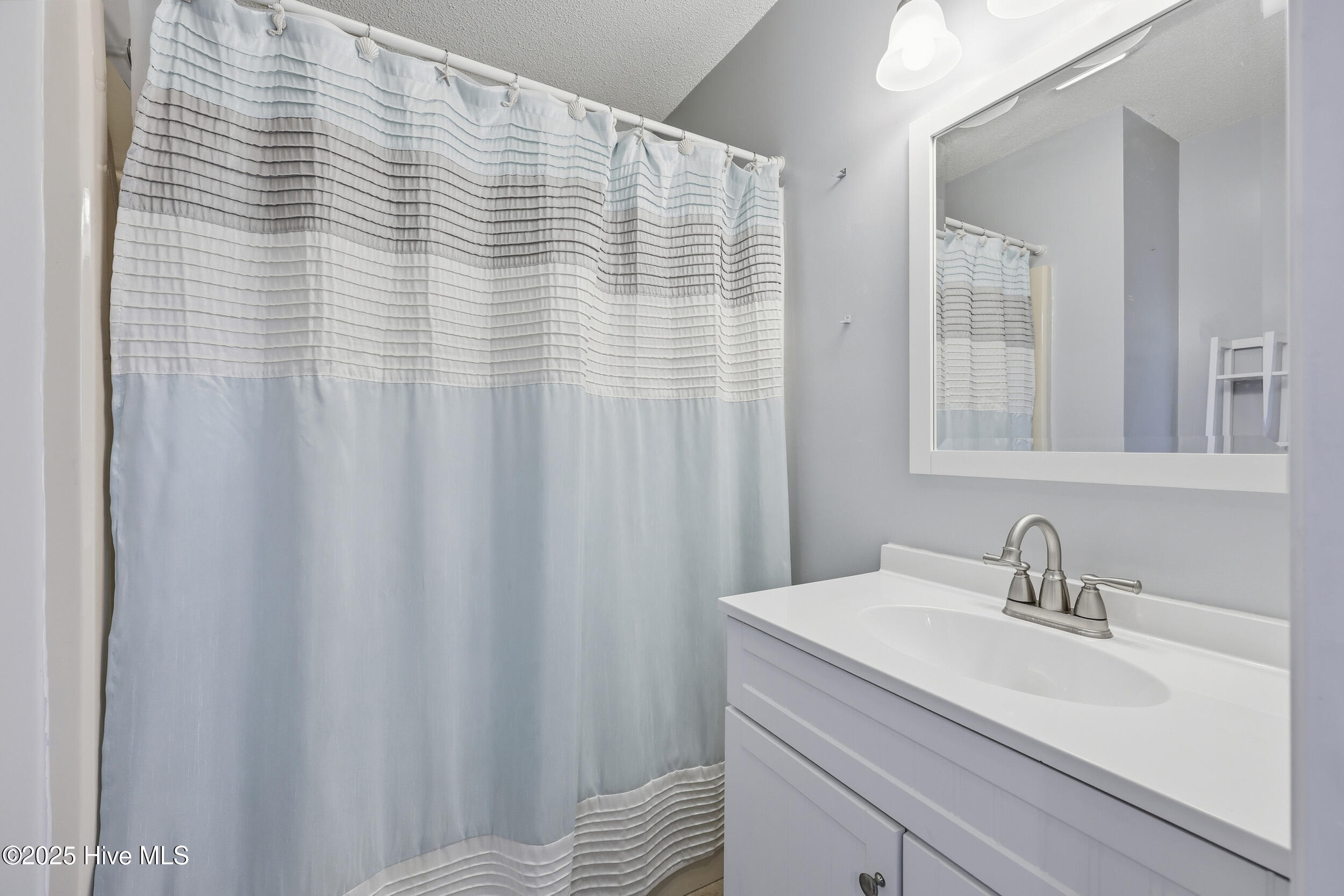 Duck, North Carolina 27949, United States, 2 Bedrooms Bedrooms, ,3 BathroomsBathrooms,Residential,Active,255877