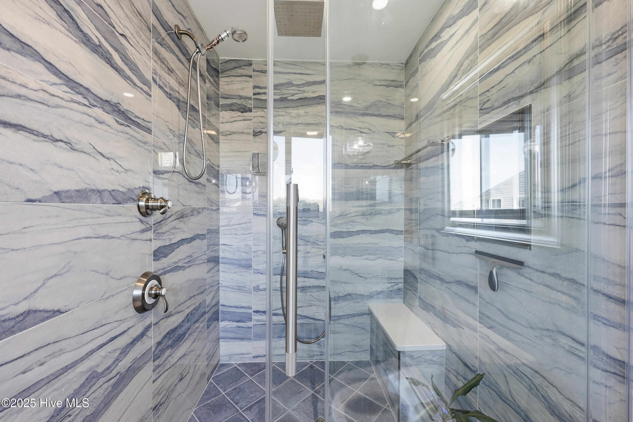 Duck, North Carolina 27949, United States, 2 Bedrooms Bedrooms, ,3 BathroomsBathrooms,Residential,Active,255877