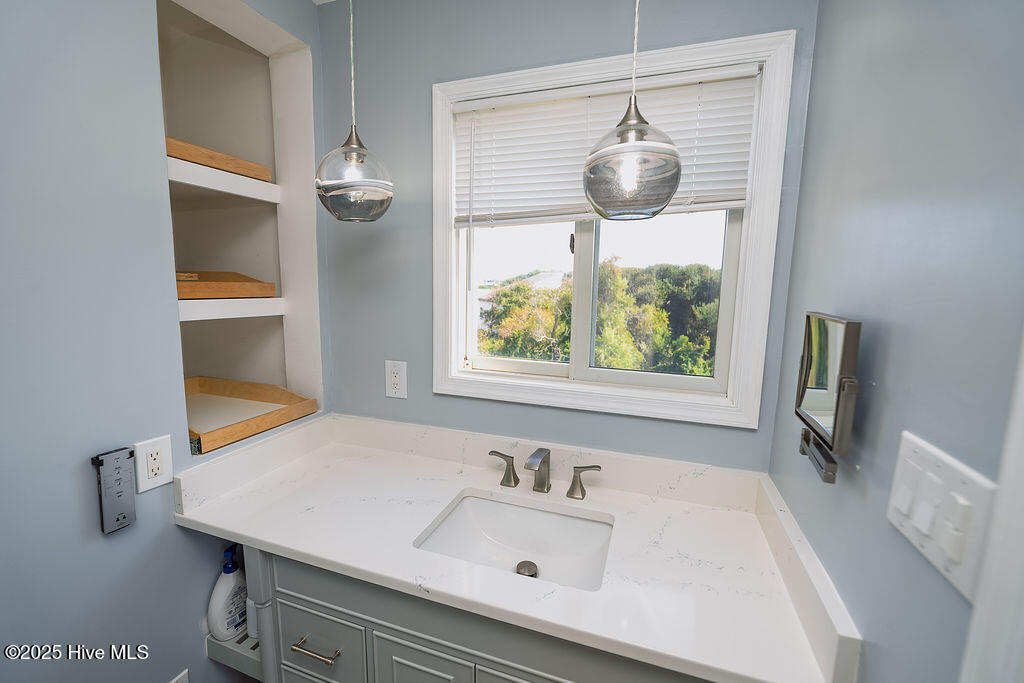 Duck, North Carolina 27949, United States, 2 Bedrooms Bedrooms, ,3 BathroomsBathrooms,Residential,Active,255877