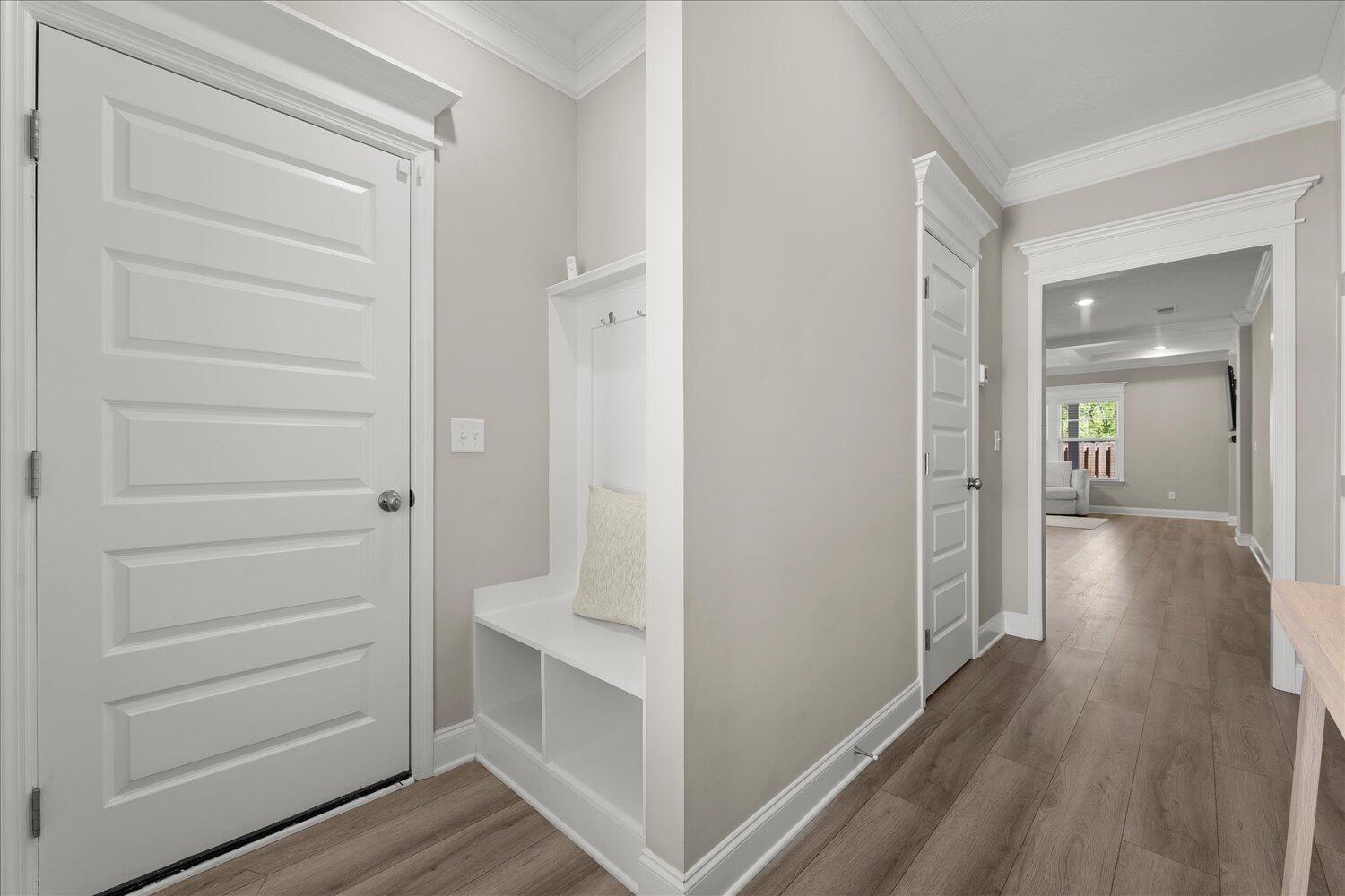 1094 Linsmore Avenue