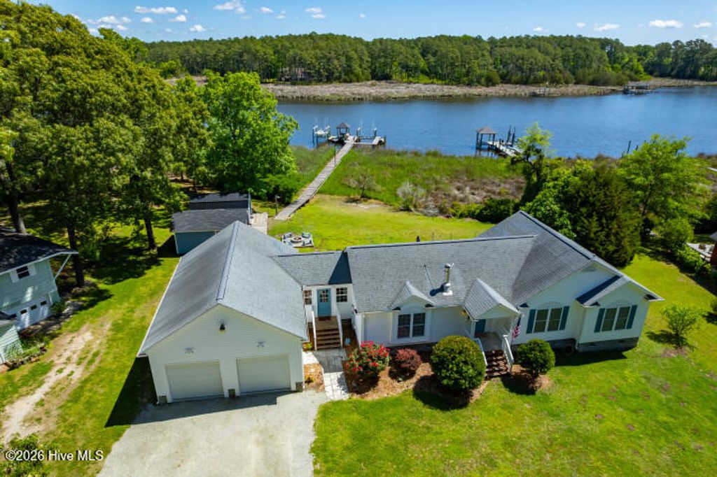 Photo of 738 Dawson Creek Road, Arapahoe, NC 28510 (MLS # 100574155)