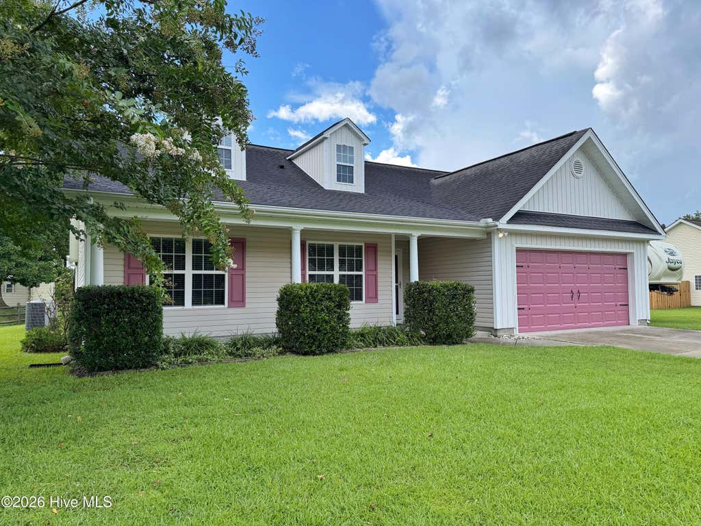 Photo of 165 Backfield Place, Jacksonville, NC 28540 (MLS # 100595379)