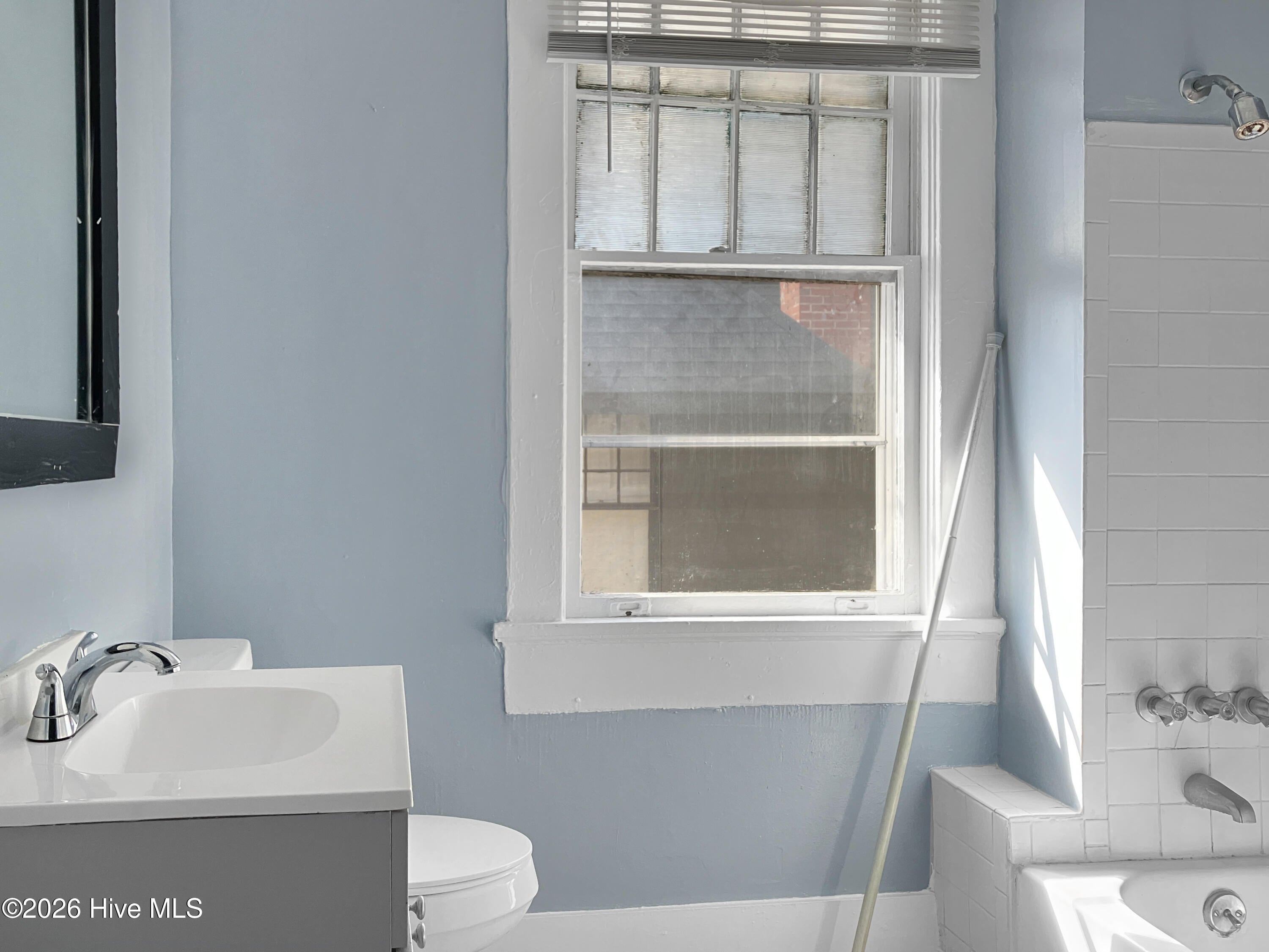 327 Ellis Street B