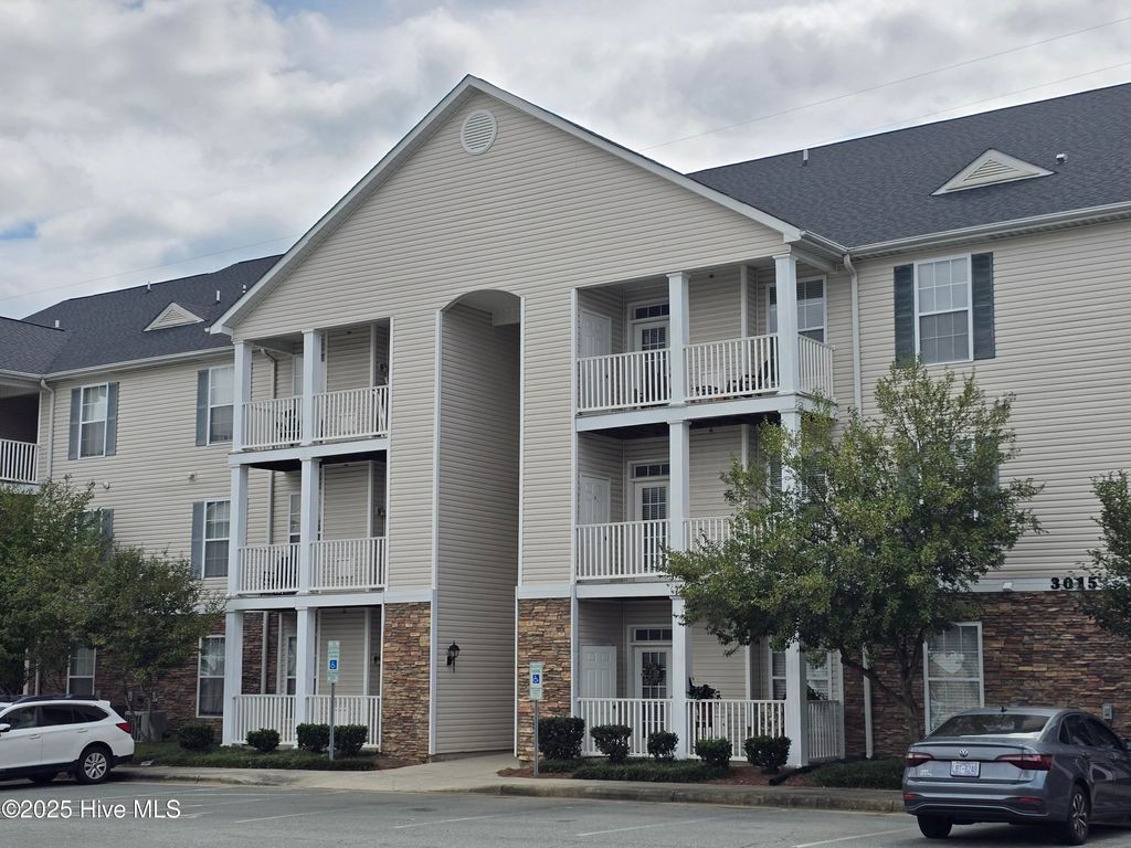 Photo of 3015 Winston Drive #Apt 112, Burlington, NC 27215 (MLS # 100532667)